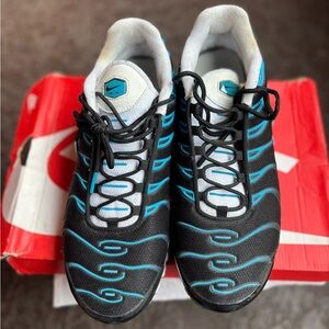 Nike Men's Black and Teal Sneakers